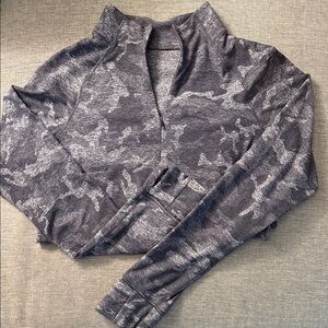 lululemon athletica gray camo half zip, size 12